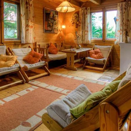 3 Bedroom Cozy Home In Wilkasy *
